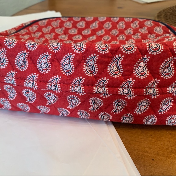 Vera Bradley Large Cosmetic Bag in Red Paisley w/Navy Trim - Picture 3 of 5